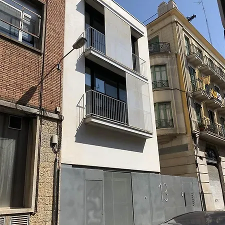 Chic And Modern In Gracia Apartment