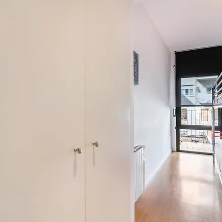 Apartment Chic And Modern In Gracia
