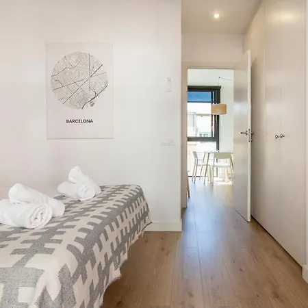 Chic And Modern In Gracia Apartment