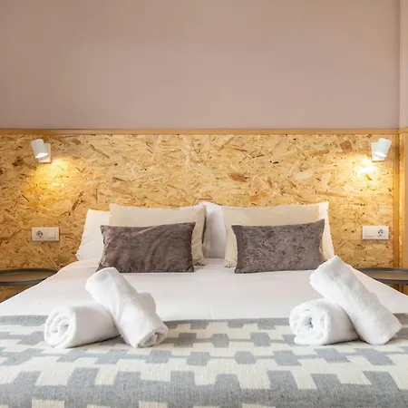 Apartment Chic And Modern In Gracia