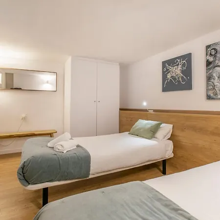Apartment Chic And Modern In Gracia