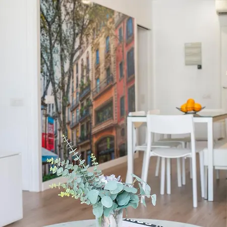 Apartment Chic And Modern In Gracia