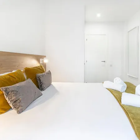 Chic And Modern In Gracia Apartment *